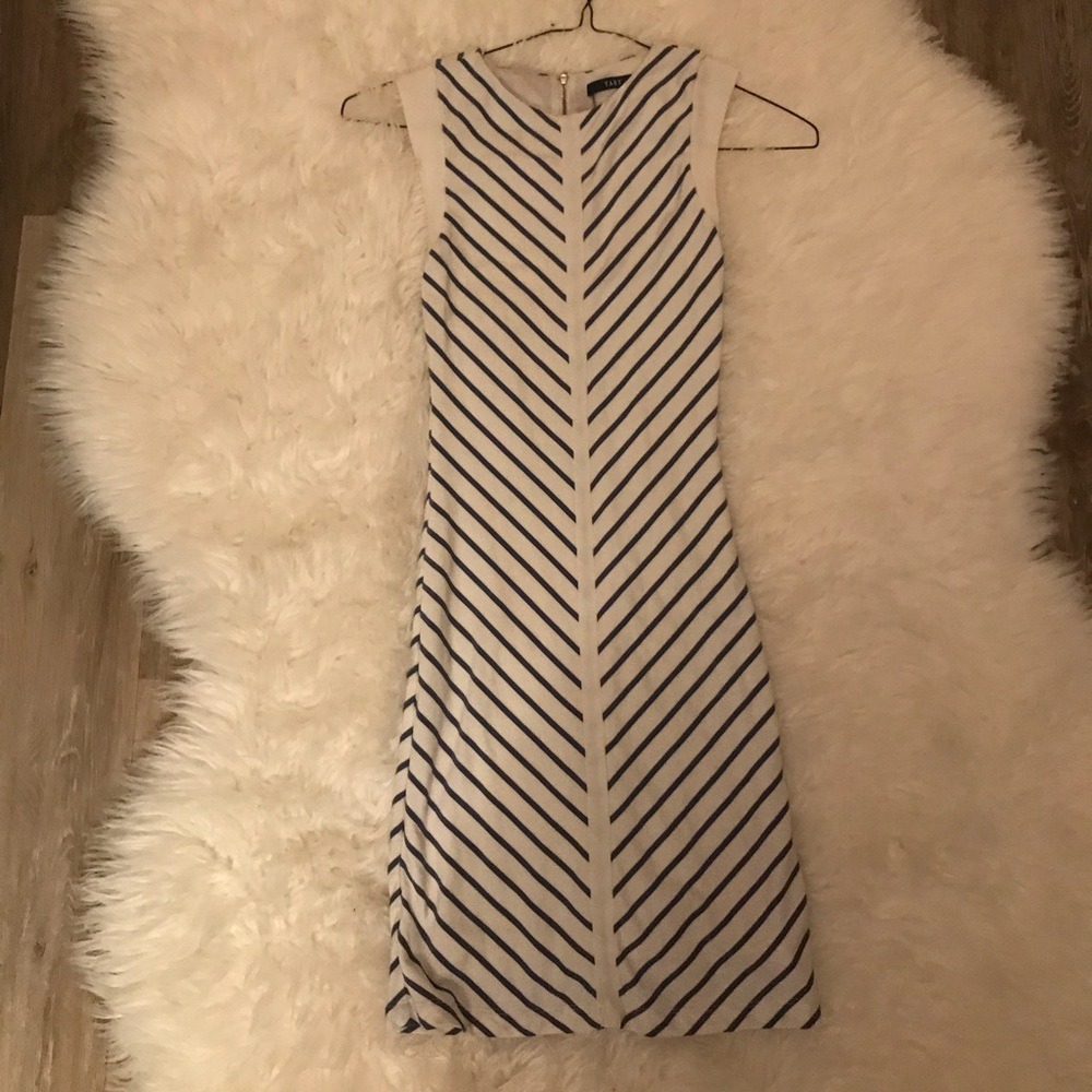 Tart sleeveless dress